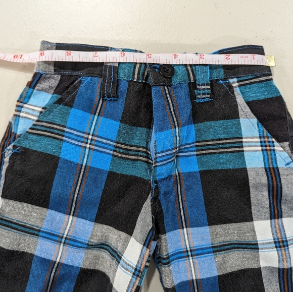 Plaid (blue,black,white) boy' shorts. Carter's size 2. - Picture 6 of 7